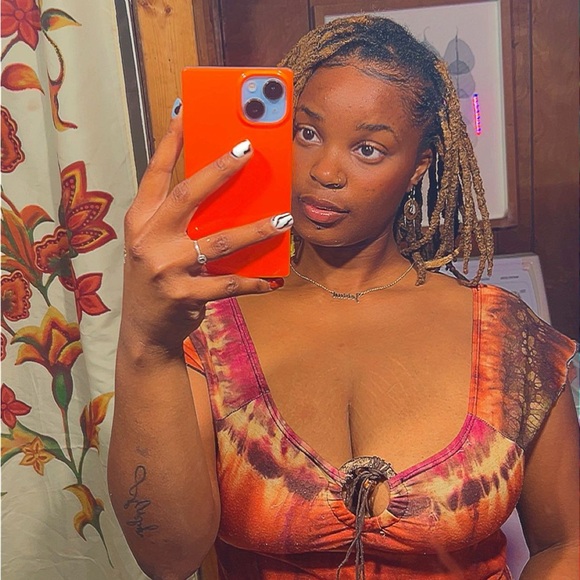 Meet your Posher, Bayleanne - Picture 1 of 1